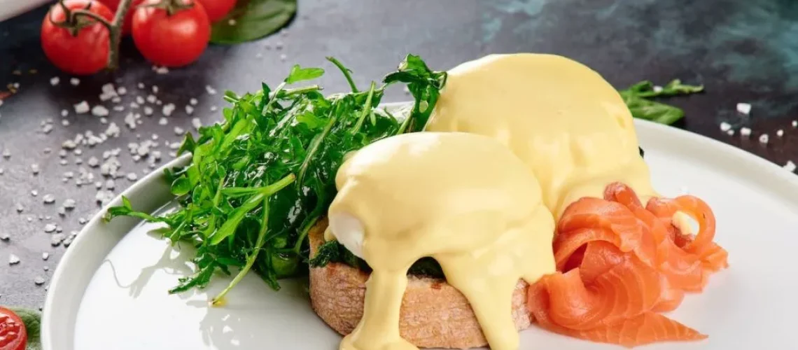 How-to-make-Eggs-Benedict