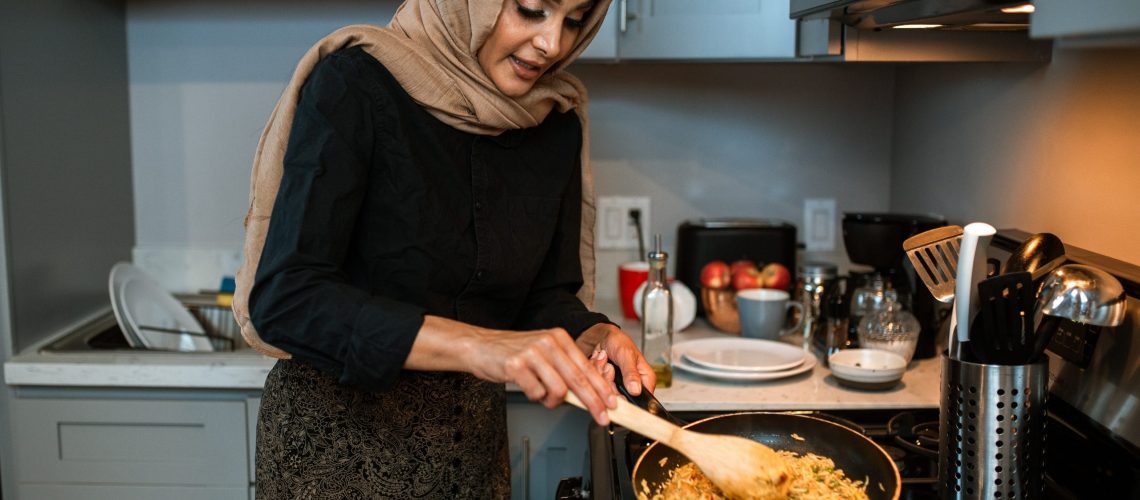 Learn 50 Essential Cooking Verbs Now